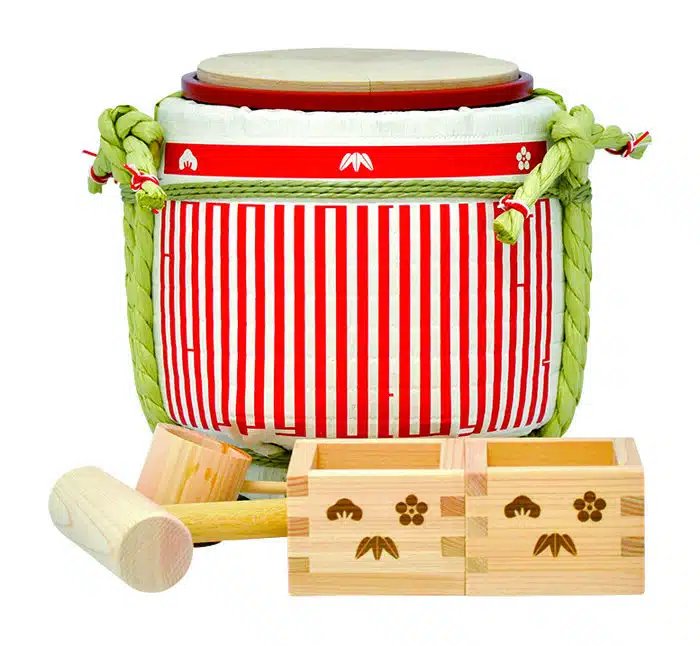 Red traditional sake set with hammer and spoon - 18 x 17.5 cm