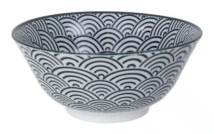 Black / White Bowl with Waves - Nippon Black - 15.2 x 6.7 cm 500 ml