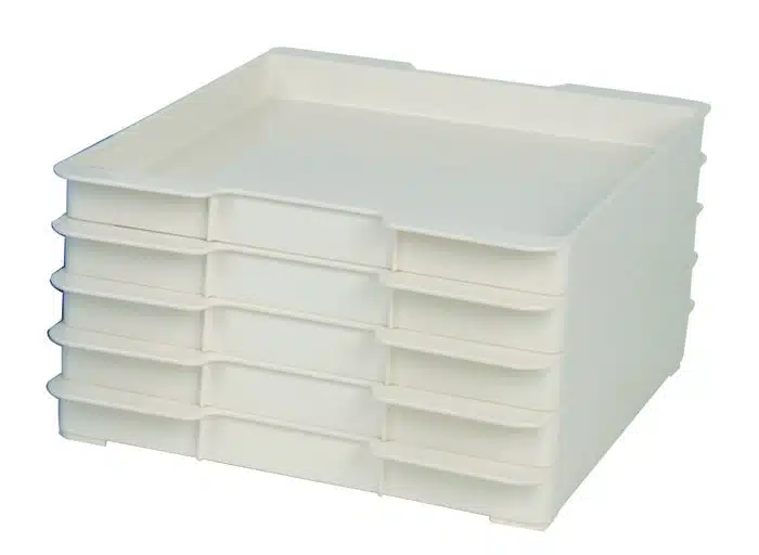 White plastic container - 37.4 x 29.4 x 4.5 cm