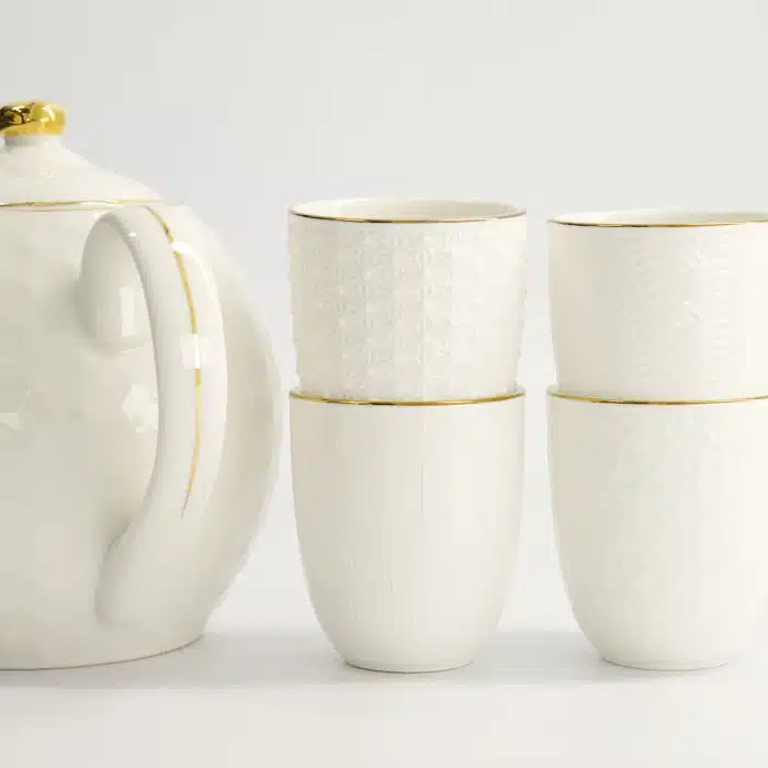 Tokyo Design Studio - Nippon White - Gold Rim - Tea Giftset - 1300ml - with 4 Cups 170ml - Image 5