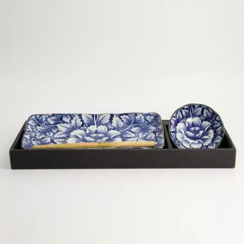 Tokyo Design Studio - Dami Botan - Twee delige bordenset - Blauw/Wit - 11x4cm & 28x13cm