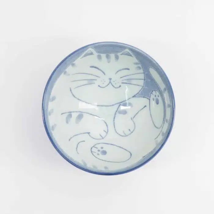 Un bol japonais plein de douceur et de style. Bol à riz avec motif chat Kawaii Dimensions : 11,5 x 6 cm | Contenance : 300 ml Céramique japonaise de haute qualité Compatible lave-vaisselle et micro-ondes Idéal pour riz, snacks et petits plats - Image 4