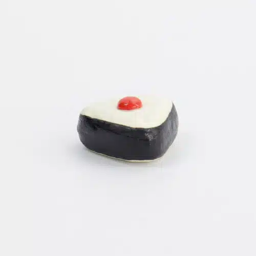 Tokyo Design Studio – Kawaii – Chopstick Rest – Ume Onigiri – 3,5 x 3,5 x 1,7 cm
