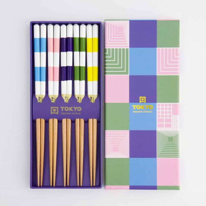 Coffret de cinq baguettes japonaises au design raffiné. Ensemble de 5 baguettes Forme carrée pour une meilleure prise Design japonais moderne Présenté dans une boîte cadeau élégante Idéal pour sushis, ramen ou plats asiatiques - Image 2