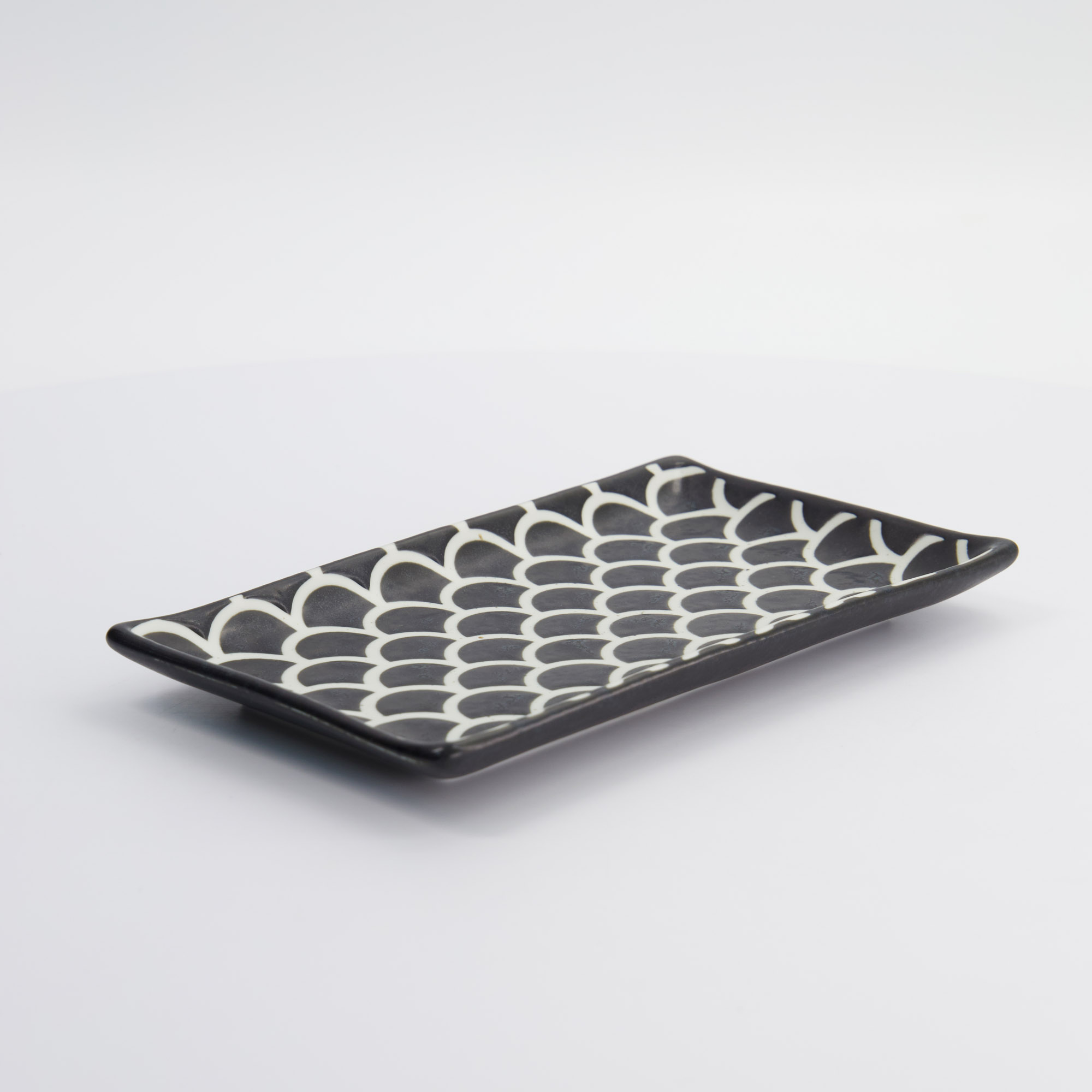 Onyx Noir Mermaid Design Plate – 22 x 13 x 2 cm - Image 4