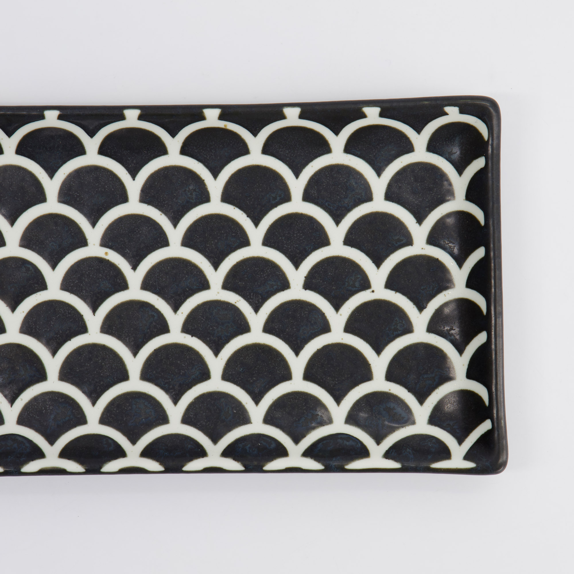 Onyx Noir Mermaid Design Plate – 22 x 13 x 2 cm - Image 3